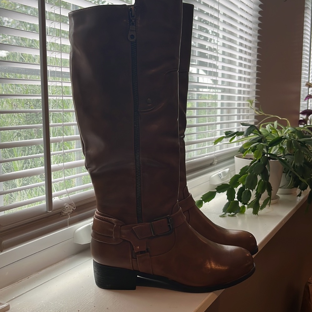 NWOT high boots